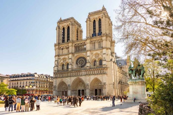 Paris,,France,-,02,April,2025:,Notre-dame,De,Paris,Cathedral